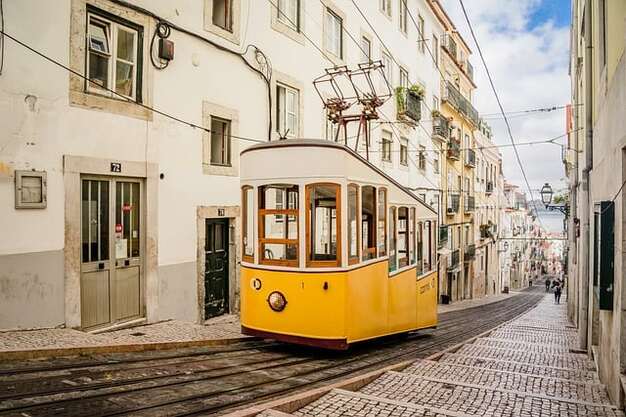 Viagens na Terceira Idade: Por Que Planejar com Cuidado Evita Riscos e Dores de Cabeça